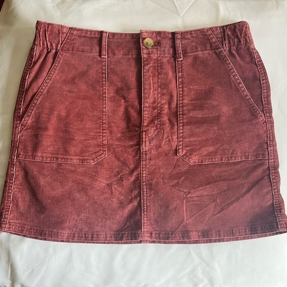 American Eagle  Corduroy Mini Skirt, Burgundy size 10 - Picture 2 of 6